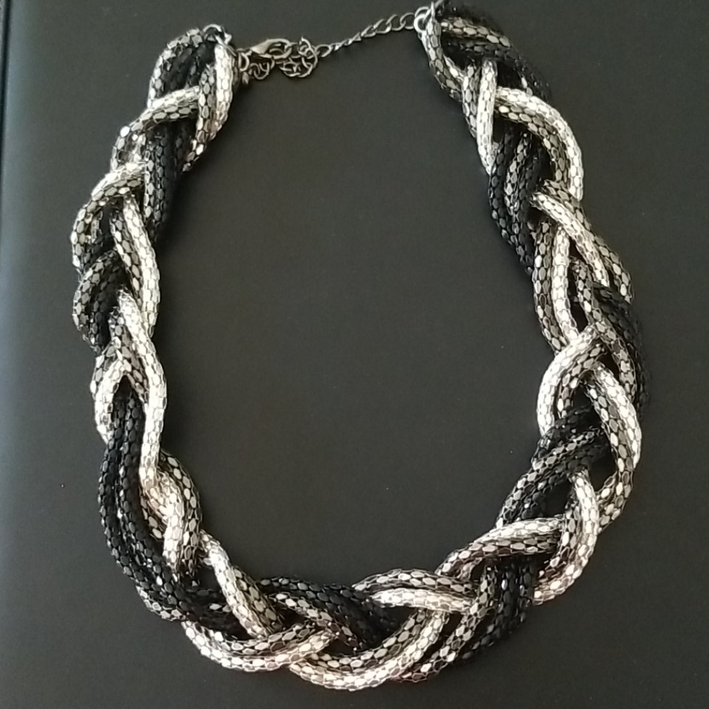 Ladies necklace